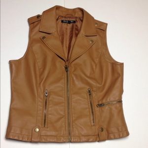 Cute faux leather zipper vest size PM